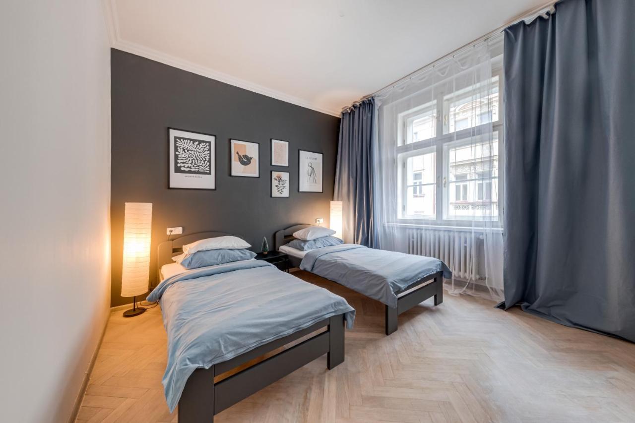 Vita Nejedleho Apartments Prag Exterior foto
